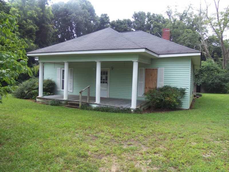 806 Dixson Road Bowdon, GA 30108 - Photo 1 of 1 Exterior Front.