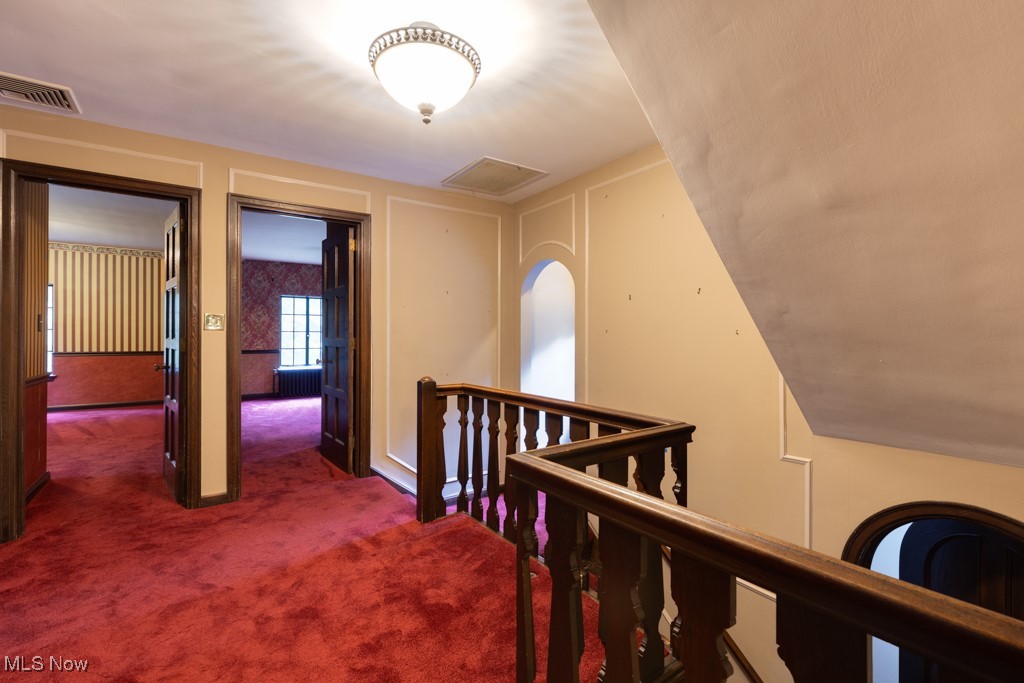 569 Merriman Road Akron, OH 44303 - Photo 28 of 43 Hallway with dark colored carpet