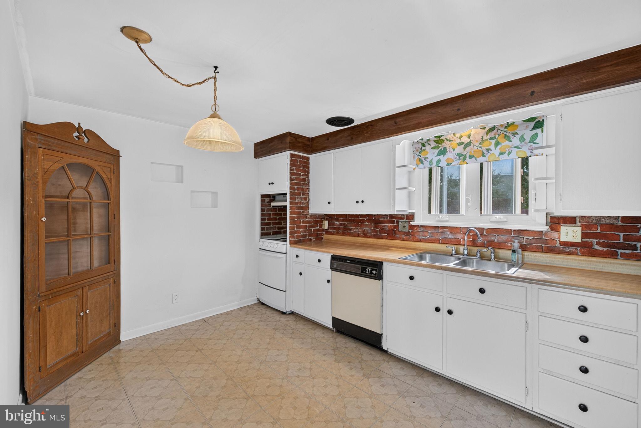 570 Manor Road Windsor, PA 17366 - Photo 9 of 35 Gallery Image 9