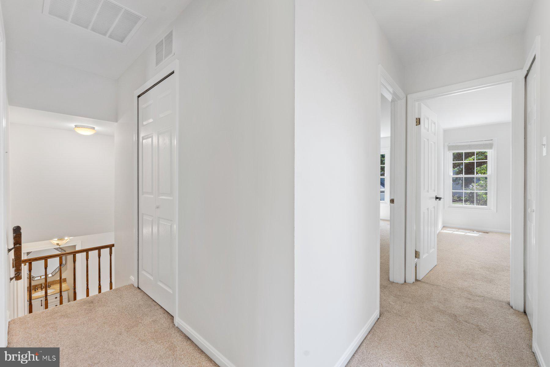 301 Saddle Ridge Road Annapolis, MD 21403 - Photo 17 of 47 Upstairs hallway