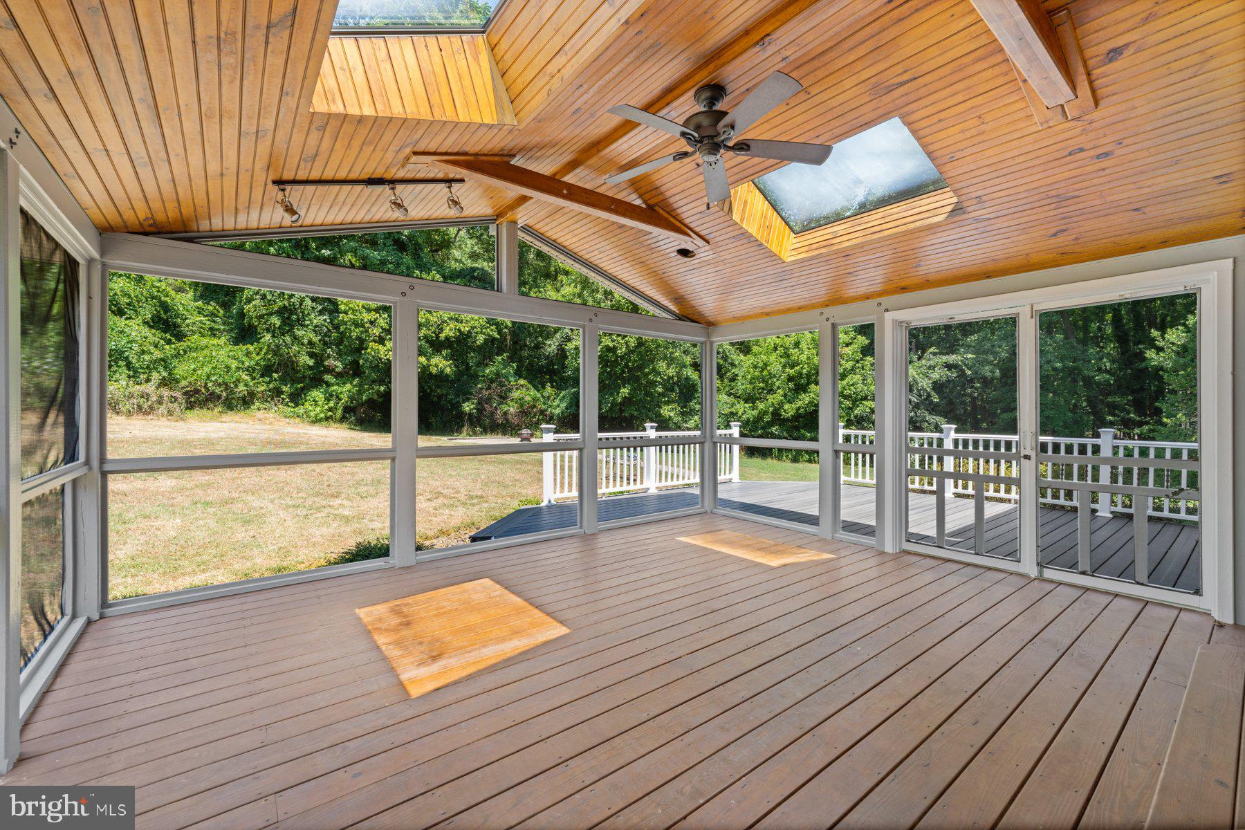 301 Saddle Ridge Road Annapolis, MD 21403 - Photo 3 of 47 Stunning screened in porch.