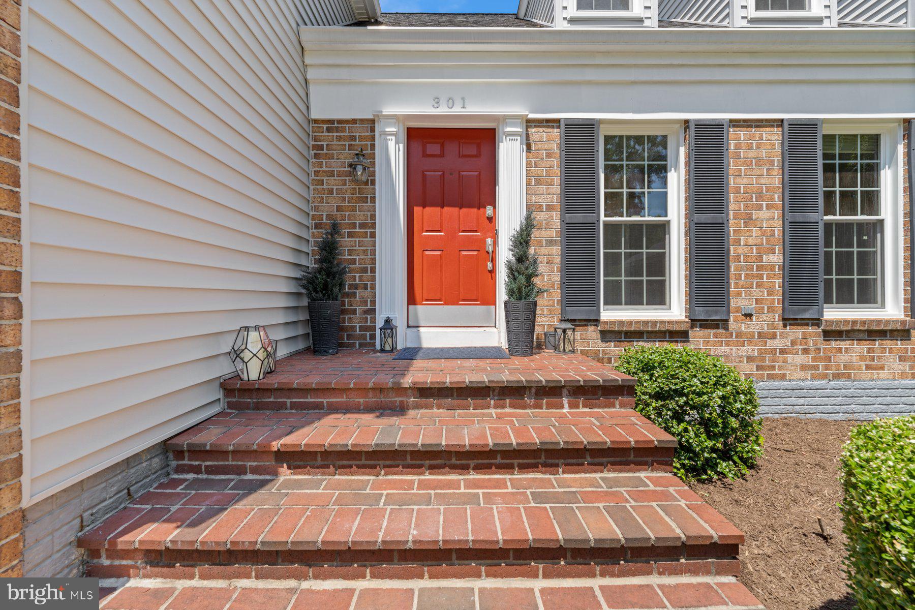 301 Saddle Ridge Road Annapolis, MD 21403 - Photo 7 of 47 Gorgeous brick steps to the front door