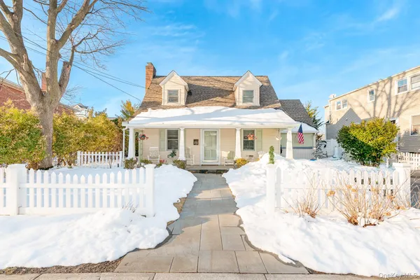 $799,000 | 25 Old Mill Road, Merrick, NY 11566