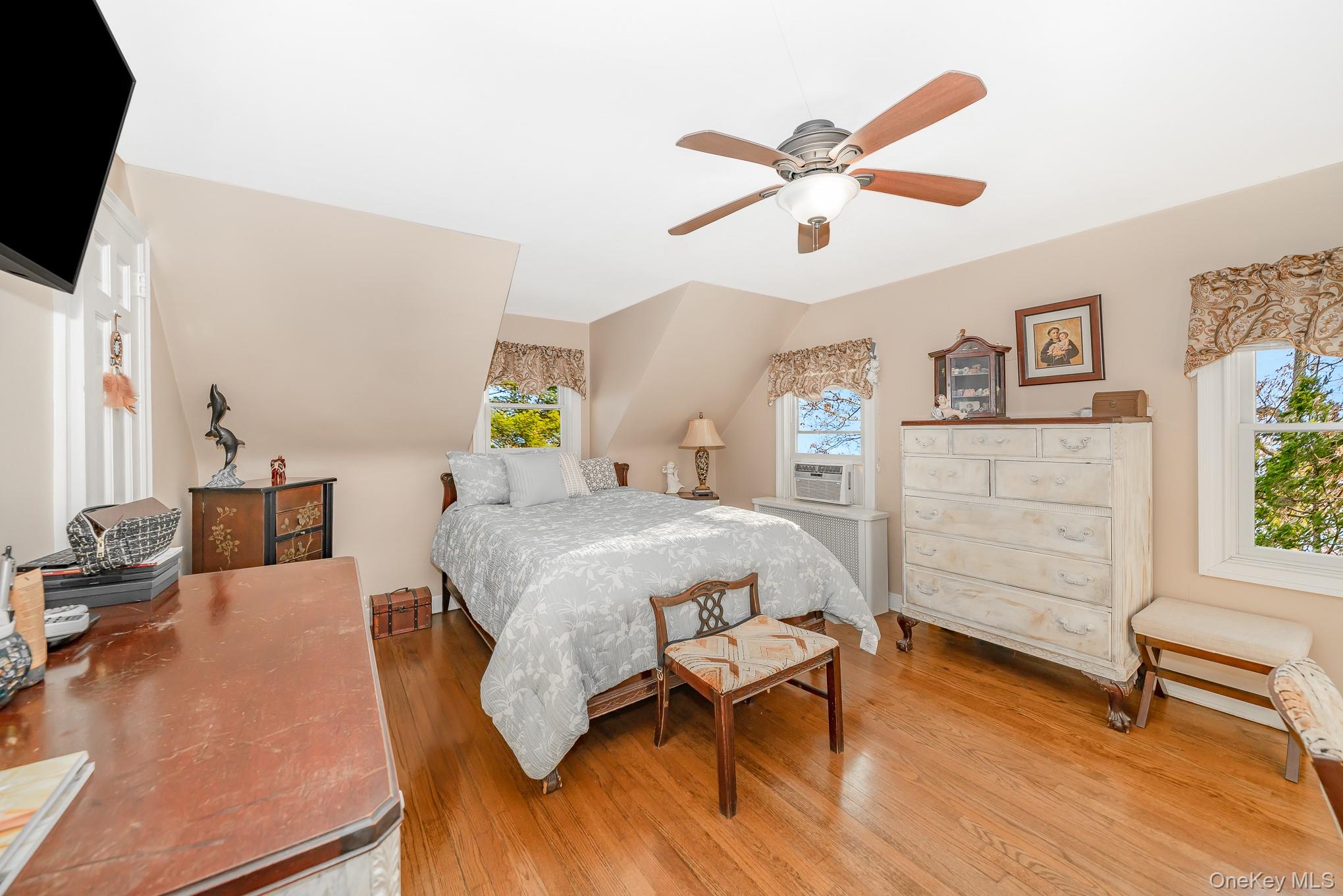 25 Old Mill Road Merrick, NY 11566 - Photo 15 of 19 2nd Floor - Bedroom