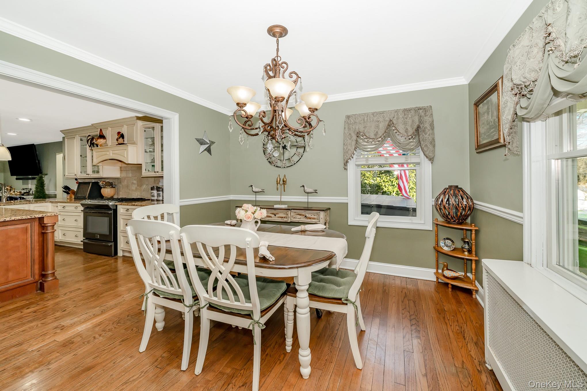 25 Old Mill Road Merrick, NY 11566 - Photo 7 of 19