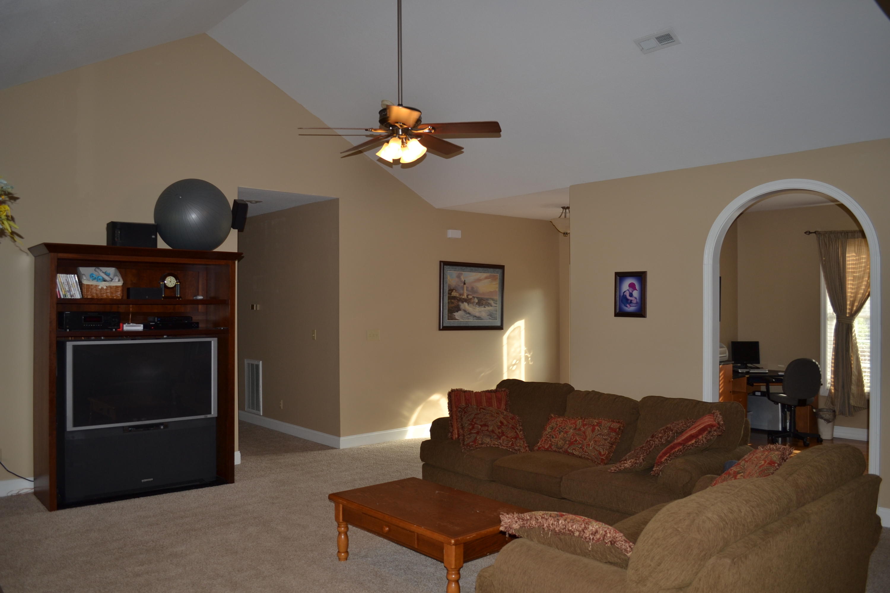 3244 Sam James Road Maryville, TN 37803 - Photo 8 of 32 Living room