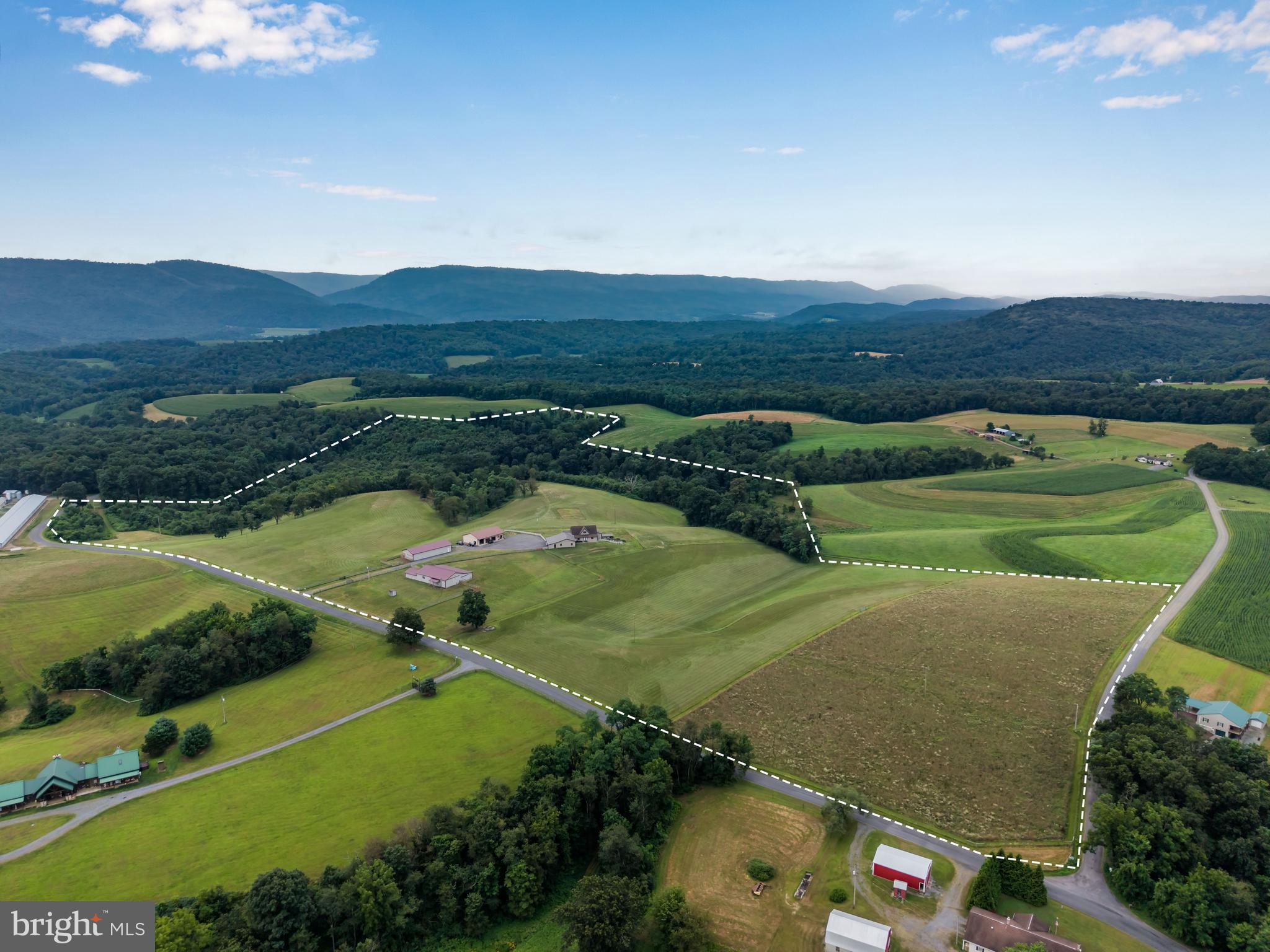 729-729 Gloss Road East Waterford, PA 17021 - Photo 14 of 70