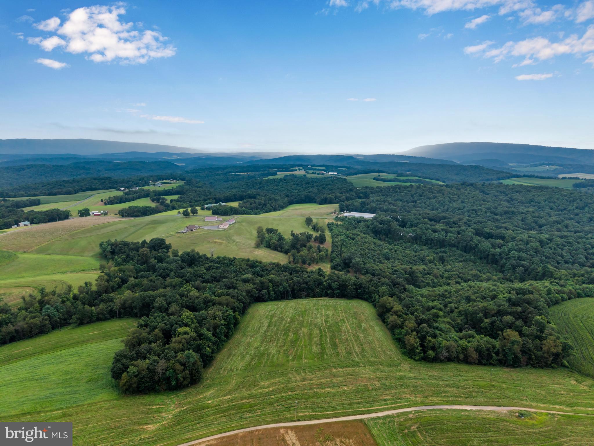 729-729 Gloss Road East Waterford, PA 17021 - Photo 8 of 70