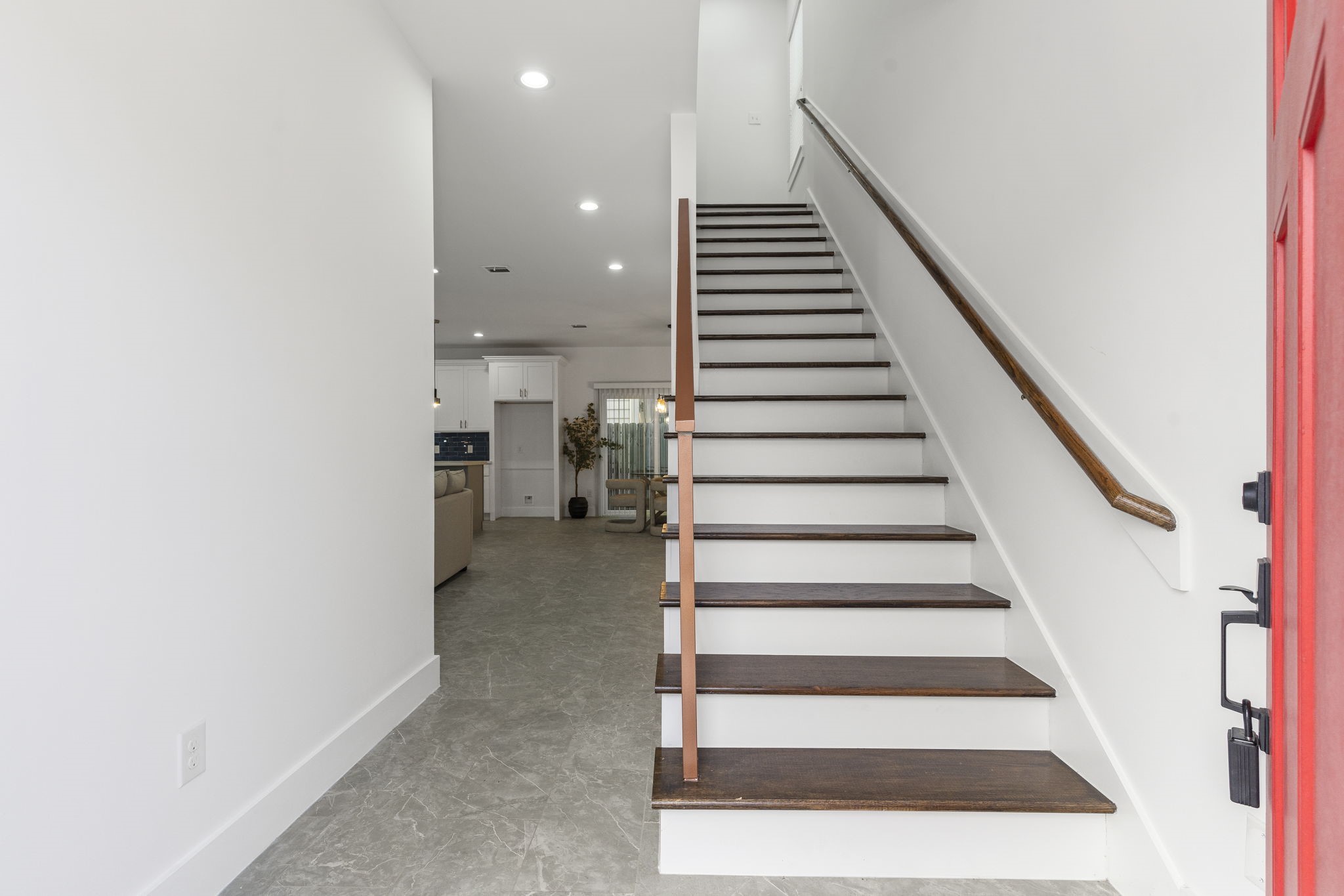 1517 Egypt Street Houston, TX 77009 - Photo 2 of 46 a view of entryway and hall