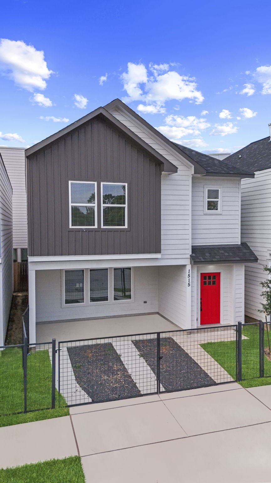 1517 Egypt Street Houston, TX 77009 - Photo 39 of 46 a house view with a backyard space