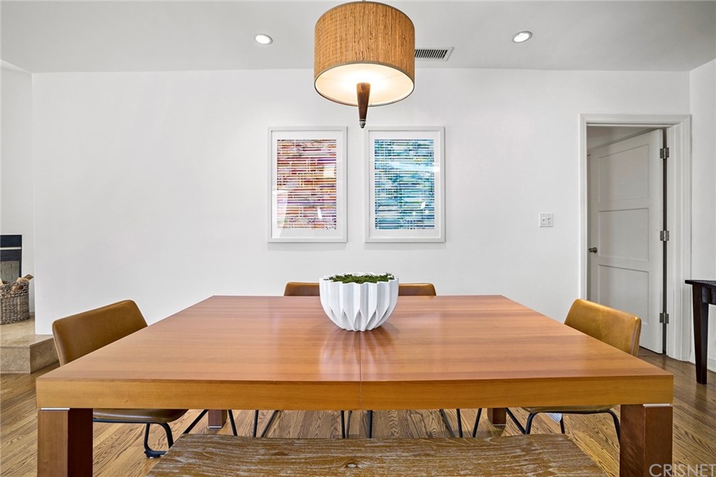 831 Appleby Street Venice, CA 90291 - Photo 13 of 39 a table with a sink and a window