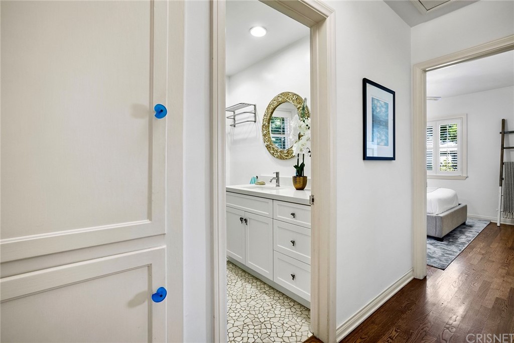831 Appleby Street Venice, CA 90291 - Photo 17 of 39 a view of hallway with window and wooden floor