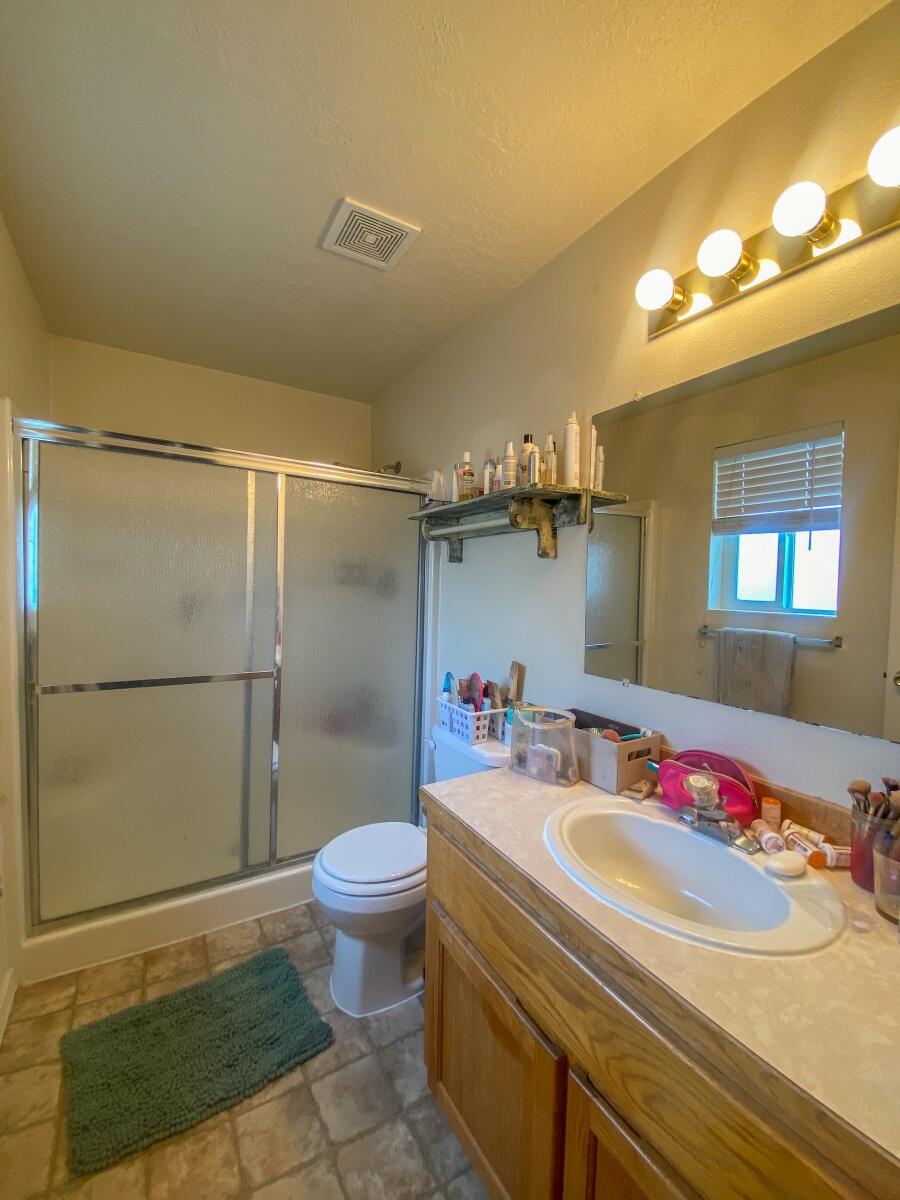 2137 Northeast Yellowpine Road Prineville, OR 97754 - Photo 9 of 15 batch_09