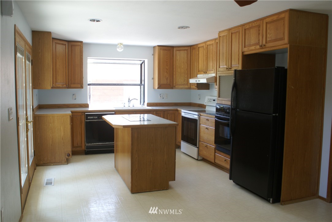8309 Phillips Road Southwest Lakewood, WA 98498 - Photo 4 of 14 Gallery Image 4