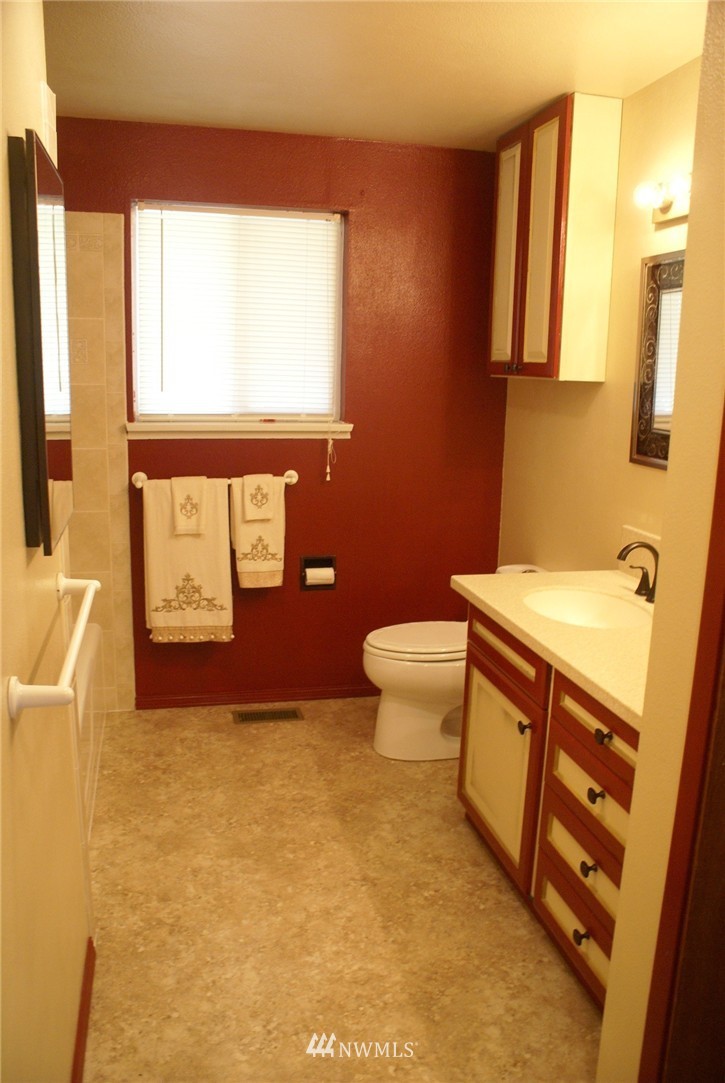 8309 Phillips Road Southwest Lakewood, WA 98498 - Photo 5 of 14 Gallery Image 5