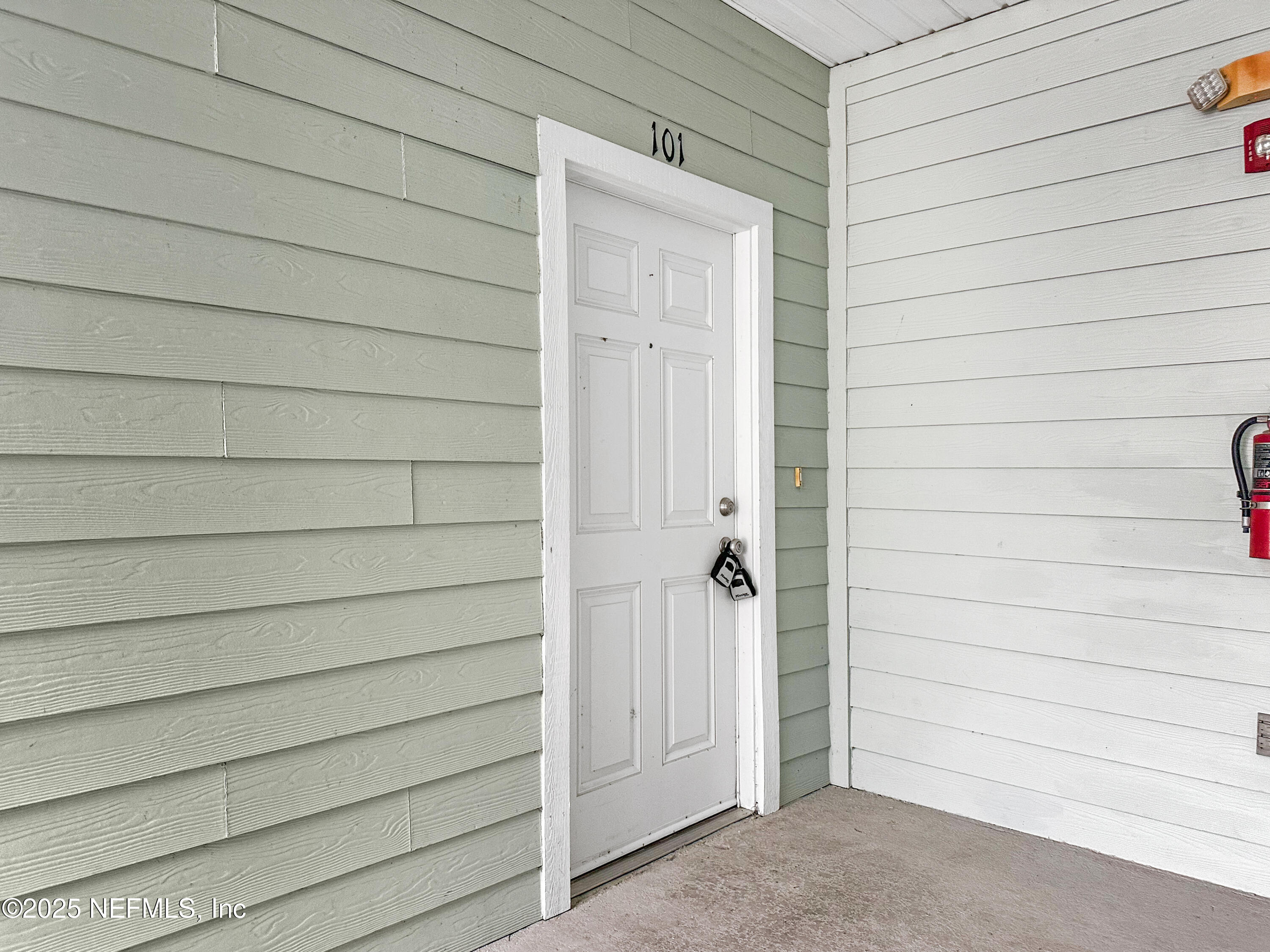 8218 Green Parrot Road, Unit 101 Jacksonville, FL 32256 - Photo 13 of 14 IMG_7193