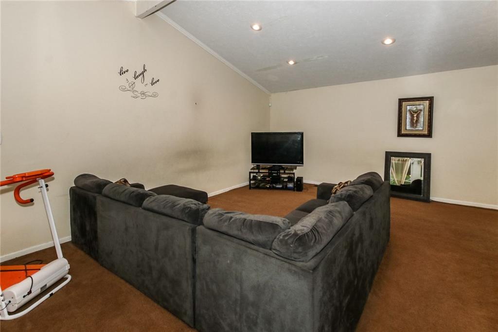4905 Victoria Road Indianapolis, IN 46228 - Photo 4 of 22 Gallery Image 4