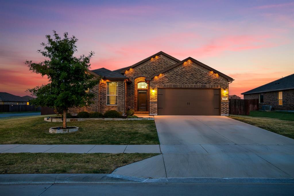 432 Windsail Lane Azle, TX 76020 - Photo 2 of 38 Gallery Image 2