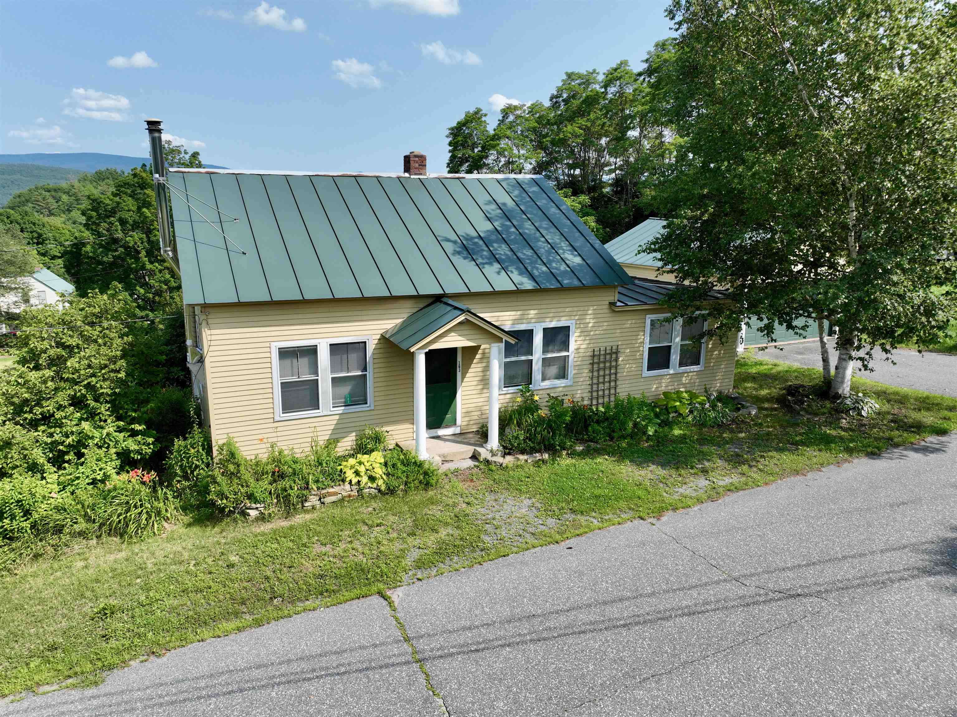 163 High Street Bradford, VT 05033 - Photo 2 of 33