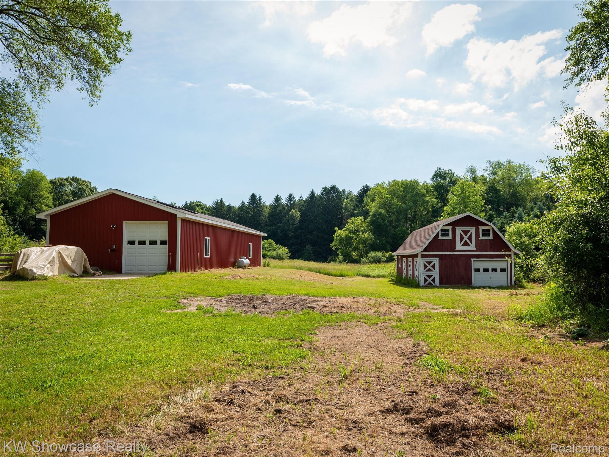 6020 North Tipsico Lake Road Holly, MI 48442 - Photo 9 of 54 09 SHOP & BARN.jpg