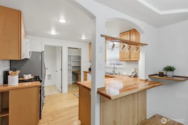 $408,000 | 1721 Madison Street, Unit C, Everett, WA 98203