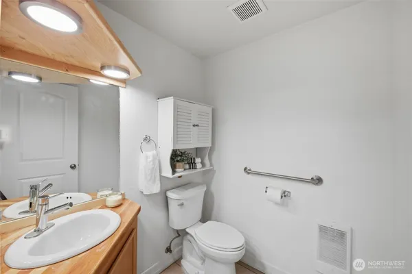 $408,000 | 1721 Madison Street, Unit C, Everett, WA 98203