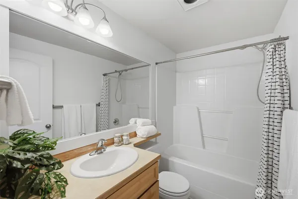 $408,000 | 1721 Madison Street, Unit C, Everett, WA 98203