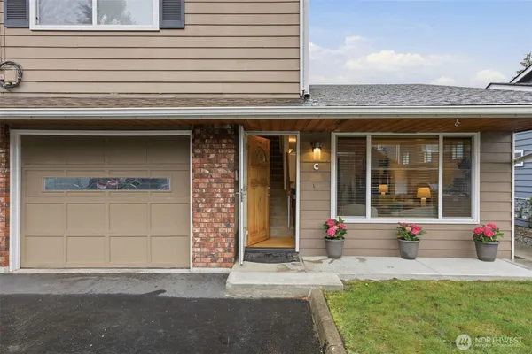 $408,000 | 1721 Madison Street, Unit C, Everett, WA 98203