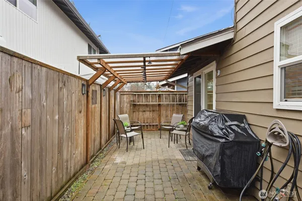 $408,000 | 1721 Madison Street, Unit C, Everett, WA 98203