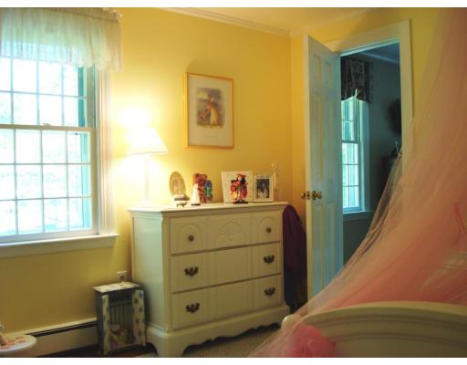 26 Thunder Road Sudbury, MA 01776 - Photo 11 of 21 Gallery Image 11