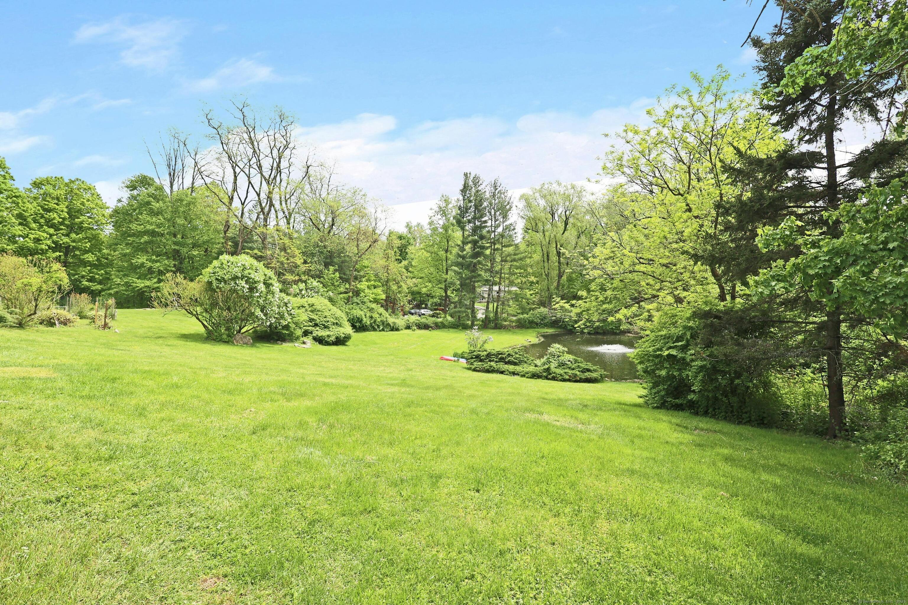 252 Florida Hill Road Ridgefield, CT 06877 - Photo 9 of 40