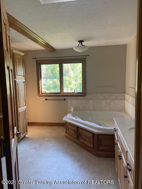 4445 County Farm Road St. Johns, MI 48879 - Photo 20 of 57 IMG_2078