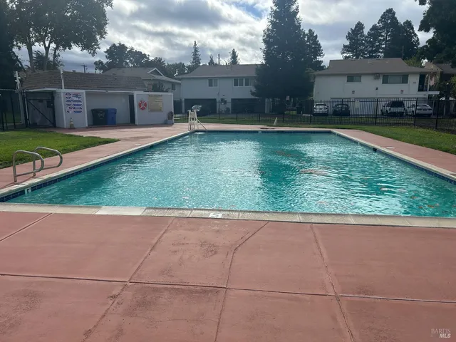 $262,000 | 1040 Mohr Lane, Unit C, Concord, CA 94518