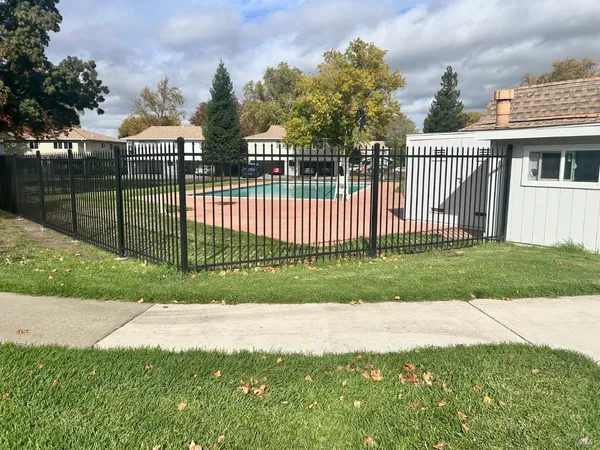 $284,850 | 1040 Mohr Lane, Unit C, Concord, CA 94518