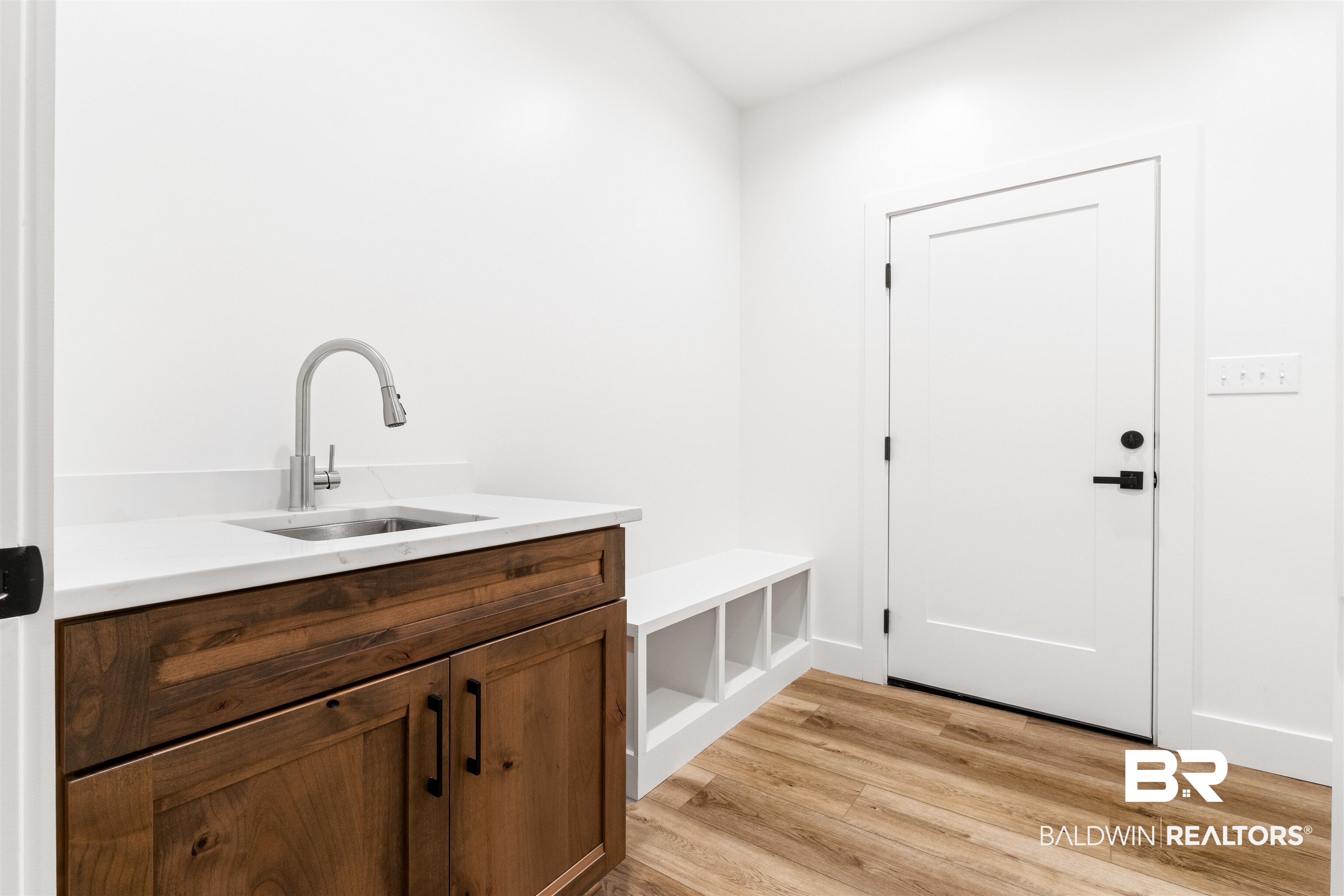 28310 Comstock Road Elberta, AL 36530 - Photo 40 of 60 Laundry Room/ Mud Room
