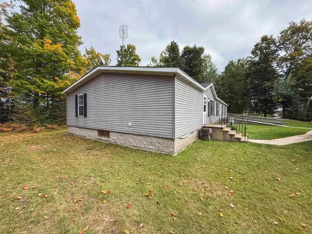 $650,000 | 17560 Bass Point Lane, Townsend, WI 54175