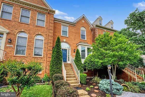 $670,000 | 46522 Lynnhaven Square, Sterling, VA 20165