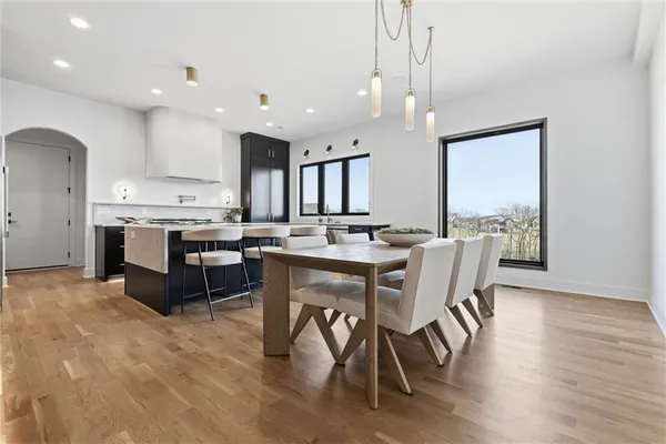 $1,895,000 | 7445 Northwest Fawn Avenue, Parkville, MO 64152