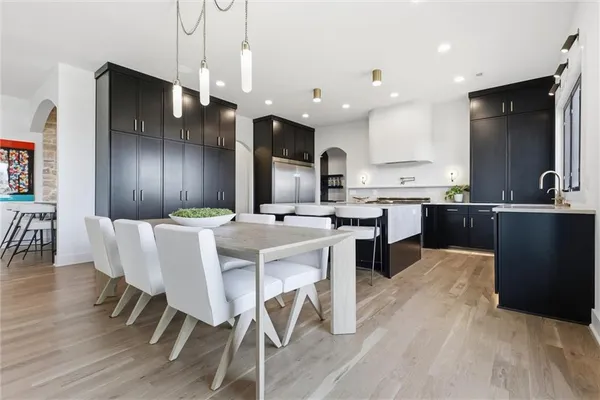 $1,895,000 | 7445 Northwest Fawn Avenue, Parkville, MO 64152