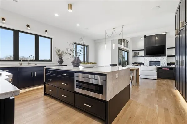 $1,895,000 | 7445 Northwest Fawn Avenue, Parkville, MO 64152