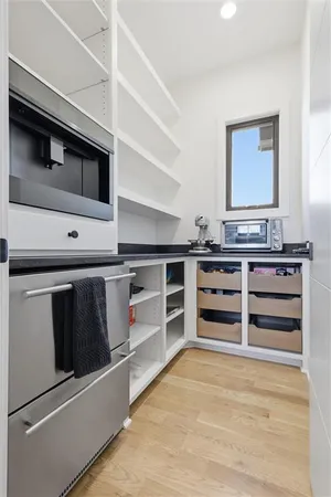 $1,895,000 | 7445 Northwest Fawn Avenue, Parkville, MO 64152