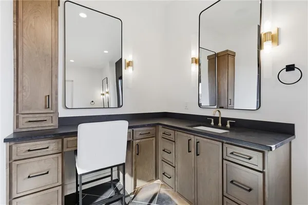 $1,895,000 | 7445 Northwest Fawn Avenue, Parkville, MO 64152