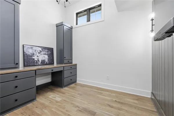 $1,895,000 | 7445 Northwest Fawn Avenue, Parkville, MO 64152