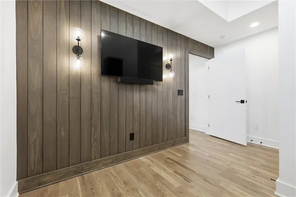 $1,895,000 | 7445 Northwest Fawn Avenue, Parkville, MO 64152