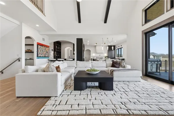 $1,895,000 | 7445 Northwest Fawn Avenue, Parkville, MO 64152