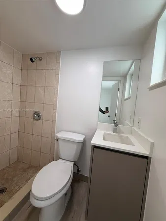 $2,200 | 7251 Southwest 82nd Street, Unit 15, Miami, FL 33143