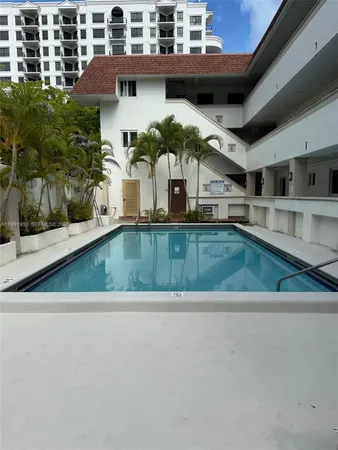 $2,200 | 7251 Southwest 82nd Street, Unit 15, Miami, FL 33143