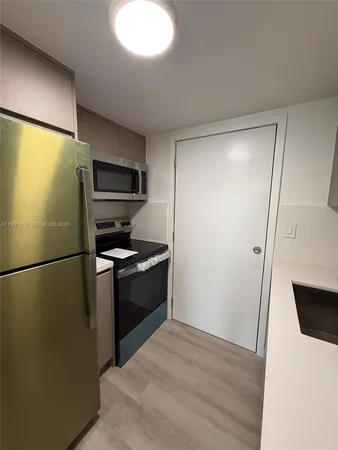 $2,200 | 7251 Southwest 82nd Street, Unit 15, Miami, FL 33143