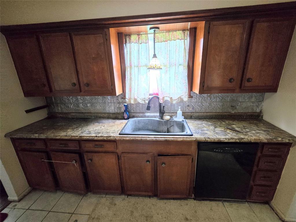 31 Clearview Point Blank, TX 77364 - Photo 12 of 33