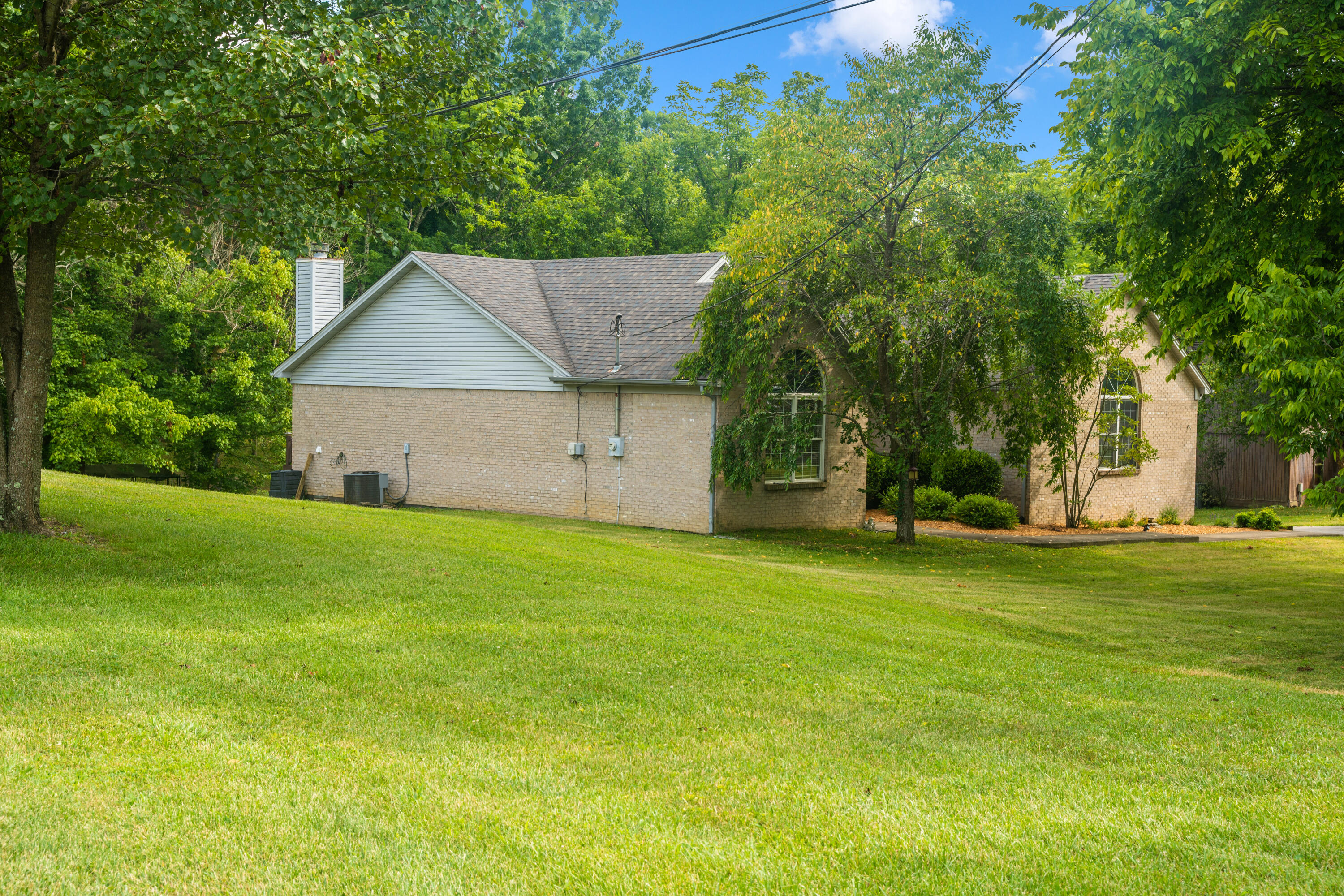 1121 Wood Cliff Road Frankfort, KY 40601 - Photo 4 of 36 DSC03309